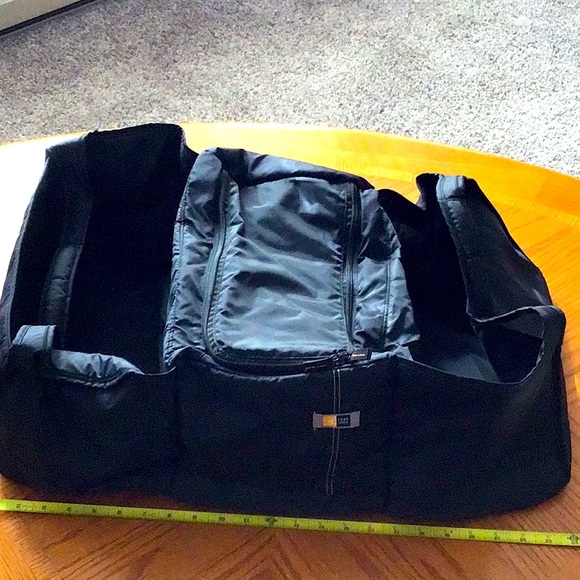 Case Logic soft-sided trunk organizer with cooler - Picture 3 of 6